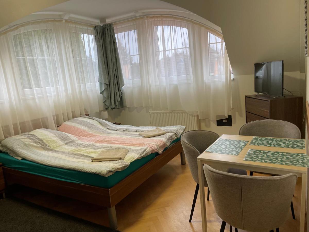 Kuenszler Apartmanhaz Lägenhet Zamárdi Exteriör bild