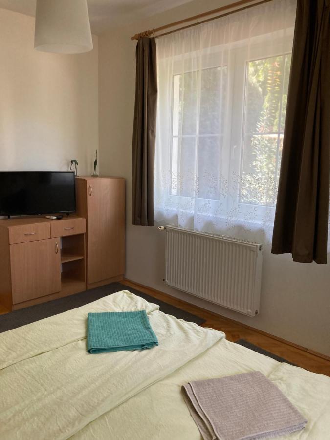 Kuenszler Apartmanhaz Lägenhet Zamárdi Exteriör bild