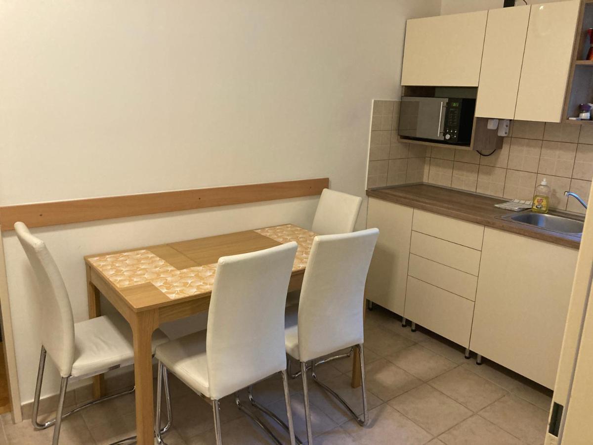 Kuenszler Apartmanhaz Zamárdi Exteriör bild